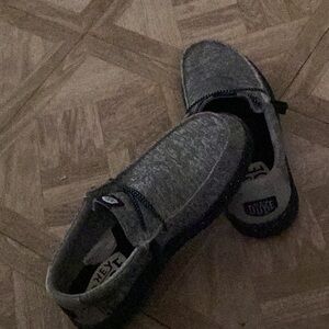 Selling hey dudes for a good price brought them for 50 Im selling them for lower